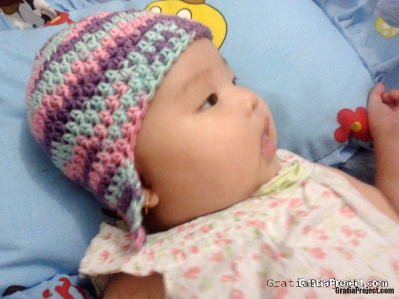 easy crochet project: baby earflap hat