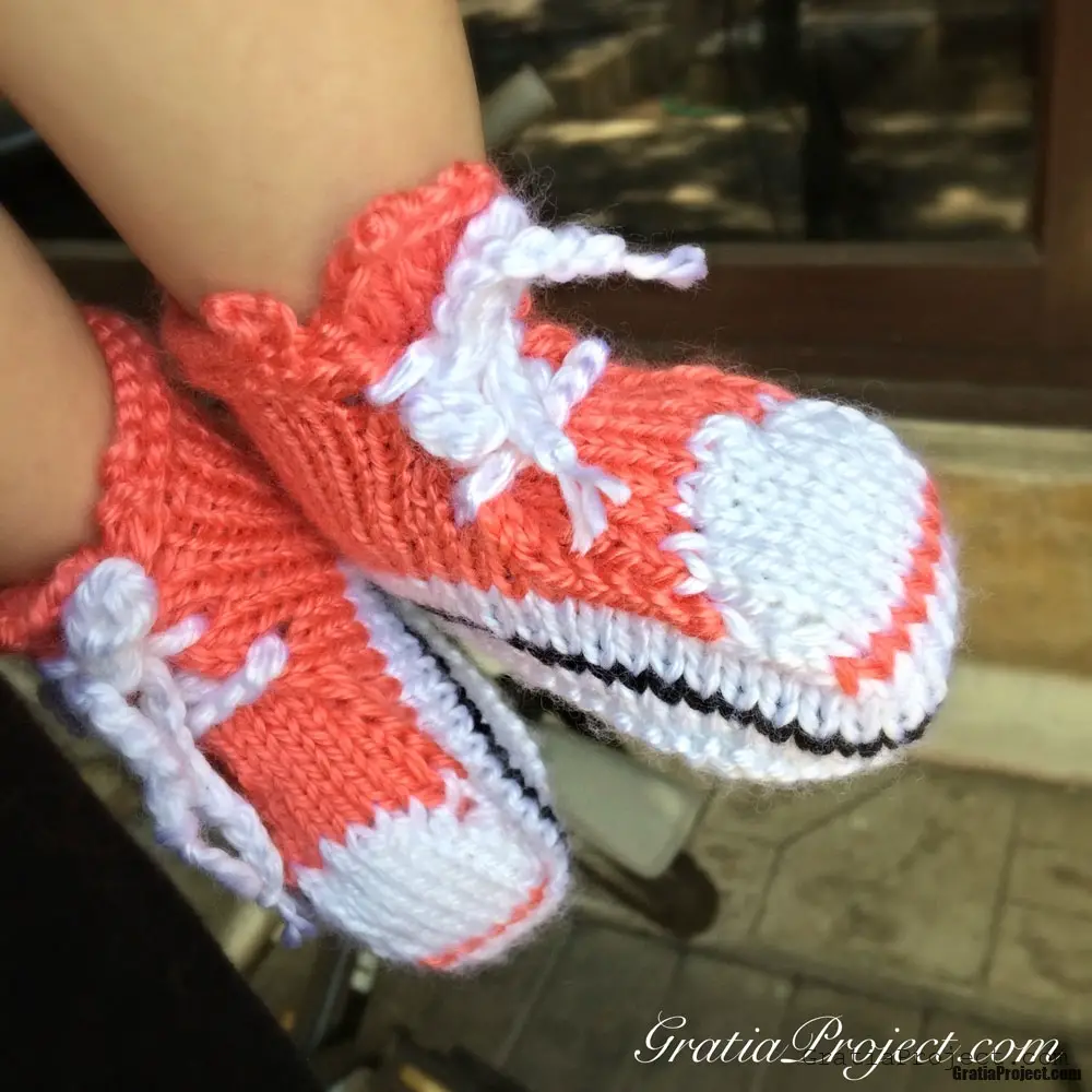 converse booties for baby knitting pattern