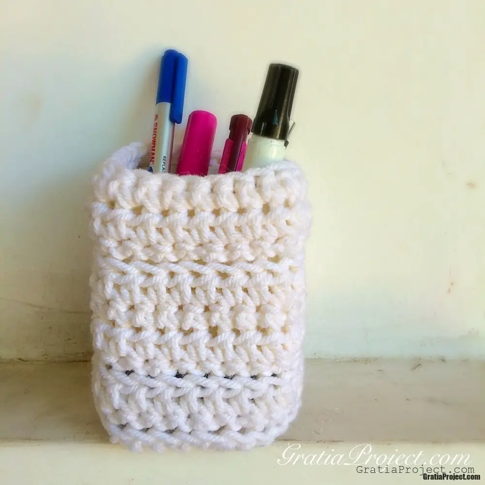 white pencil holder crochet pattern