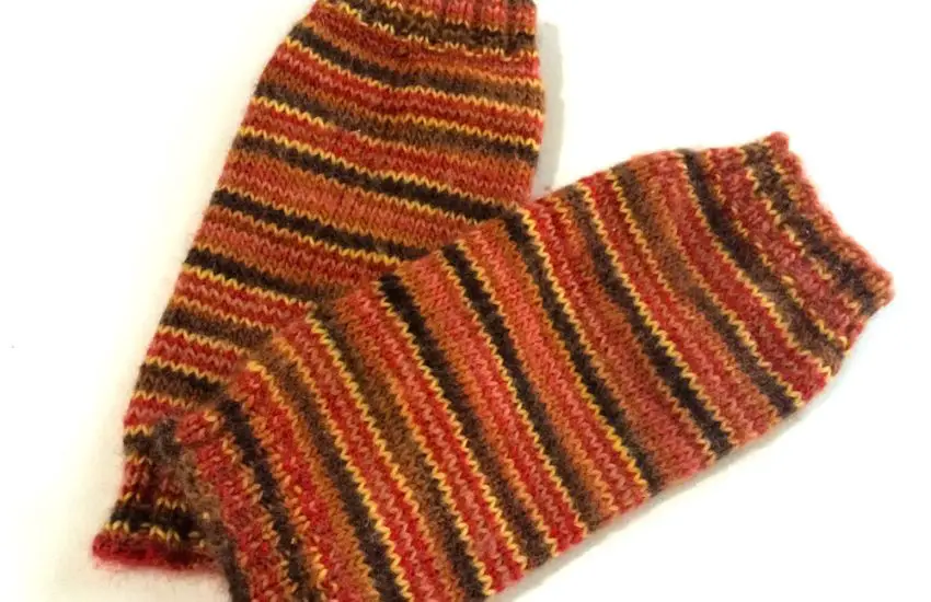 self-striping-legwarmer-knitting-pattern
