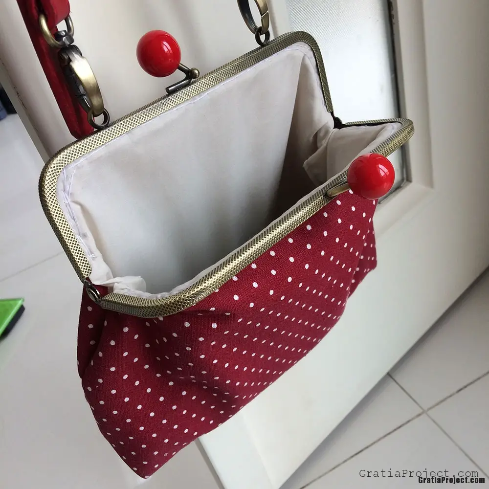 vintage red polkadot frame bag sewing project