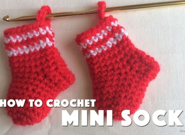 how-to-crochet-mini-socks
