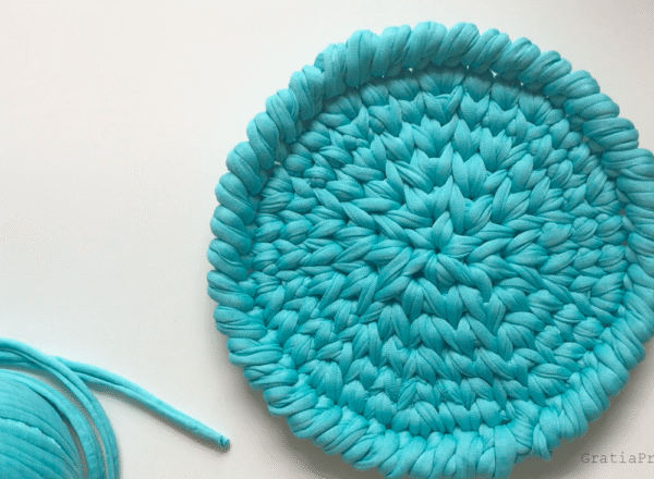 crochet-coaster-with-t-shirt-yarn