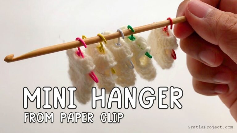 Tutorial Mini Hanger From Paper Clip.