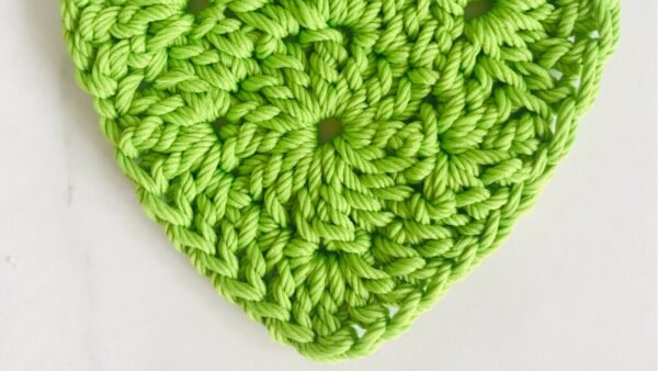 Solid Granny Heart Crochet Tutorial