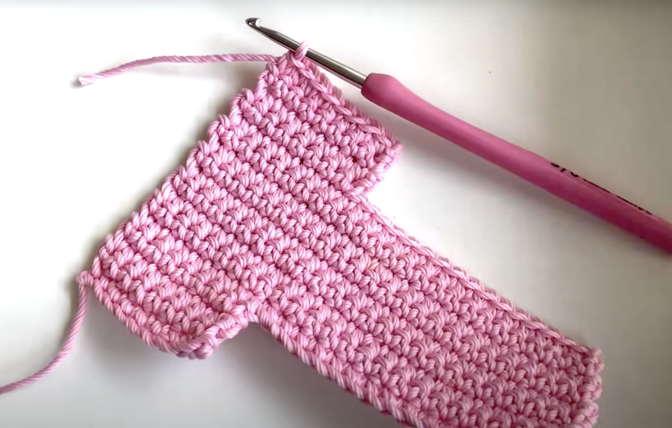 Making cute couch crochet amigurumi